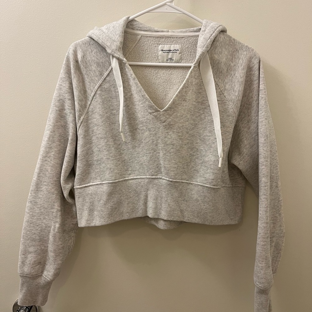 Abercrombie Cropped 90s Sharkbite Popover Hoodie